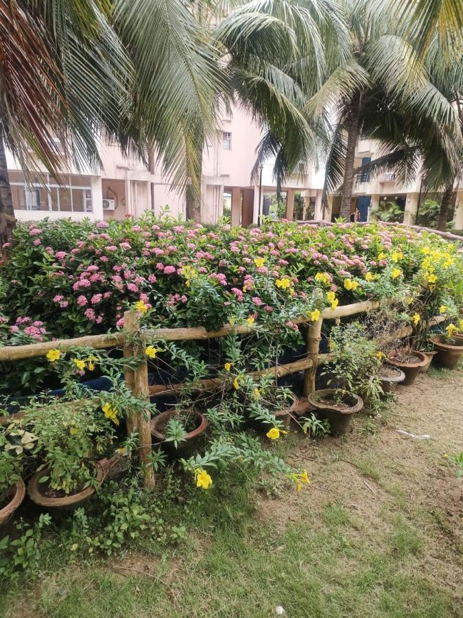 Green Heaven Shree Hotel Puri Eksteriør billede